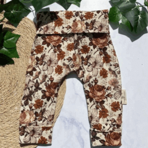 Babybroekje Nova tricot met bloemenprint in cacao, maat 62/68 en 74/80, handgemaakt