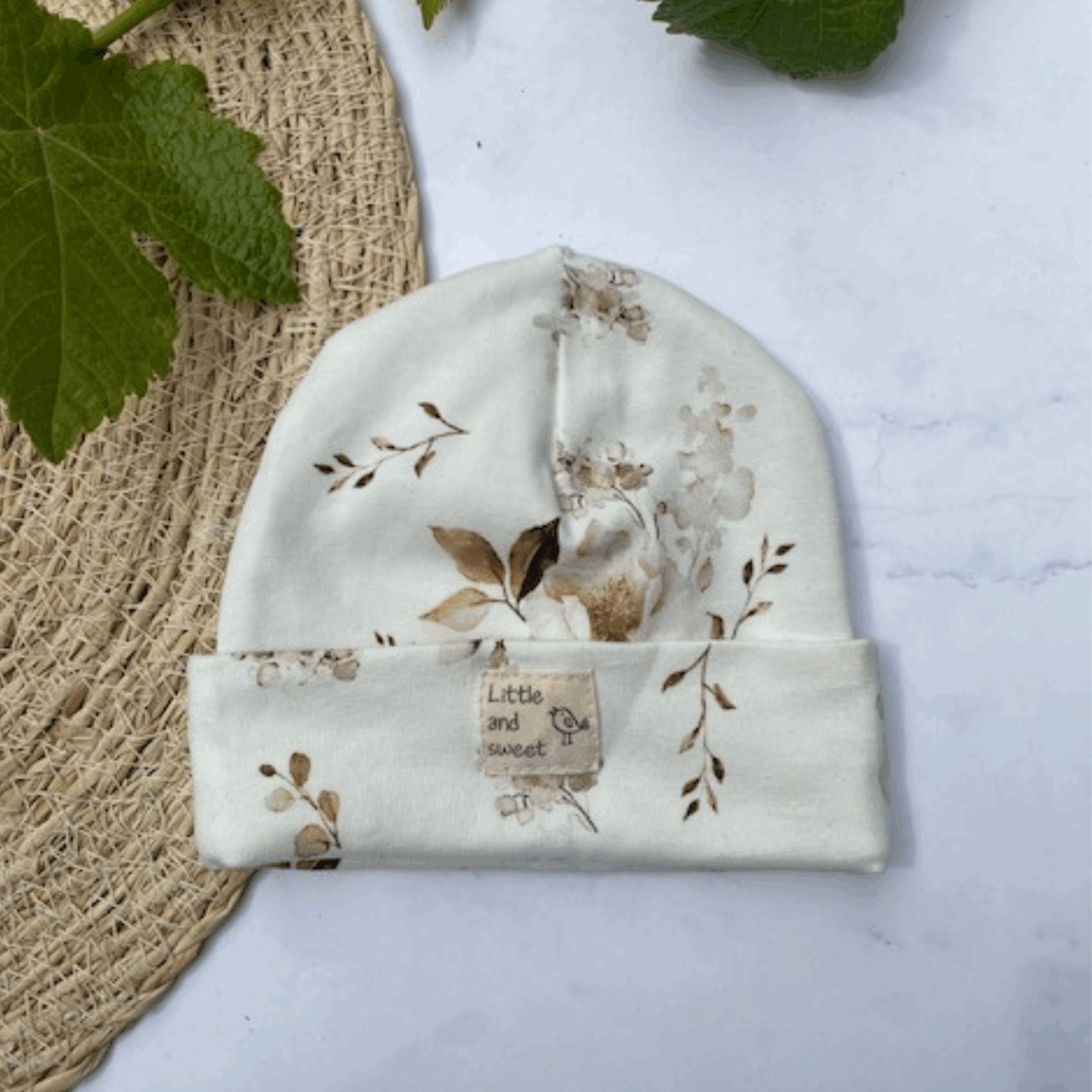 Babymutsje beanie Jasmijn van tricot in maat 50/56 of 62/68, handgemaakt en rekbaar