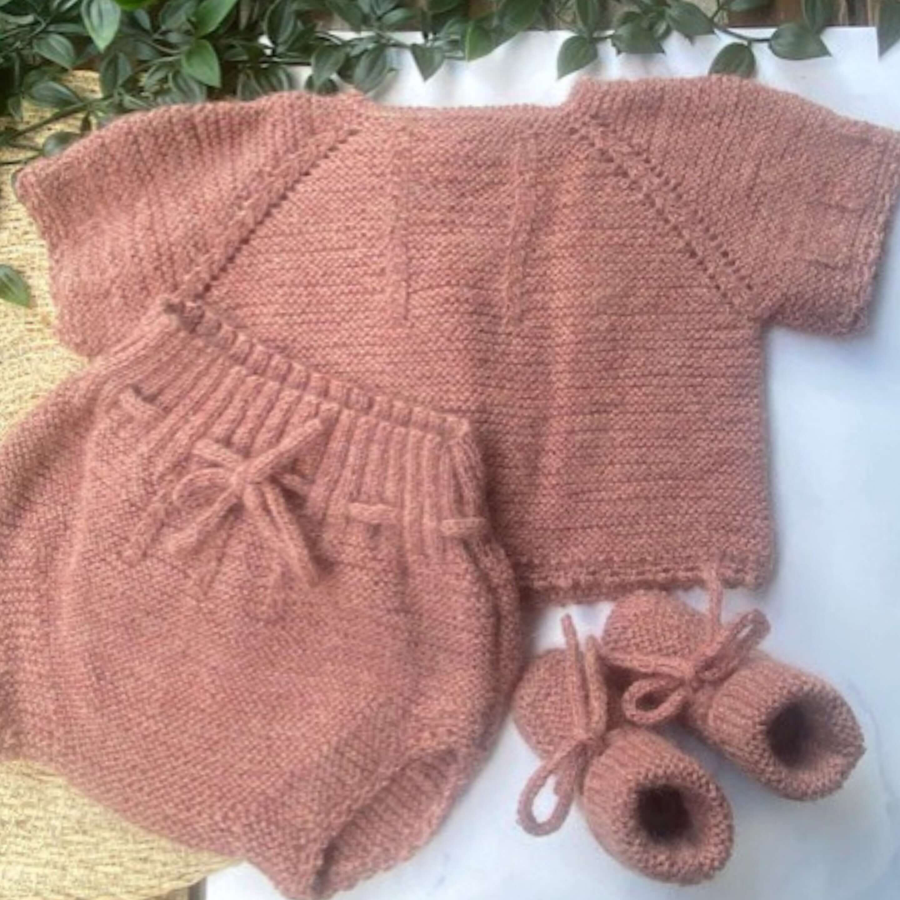 handgemaakt babysetje wolmix met slofjes lily maat 0 tot 3 maanden